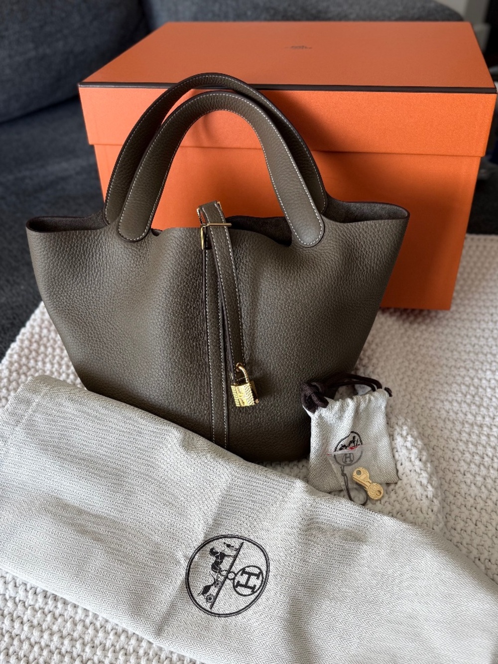 Hermes Picotin Lock 22 Clemence Calf Skin - Etoupe/GHW Hangbag - Picture 1 of 11